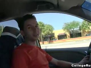College mistress blows dude in van